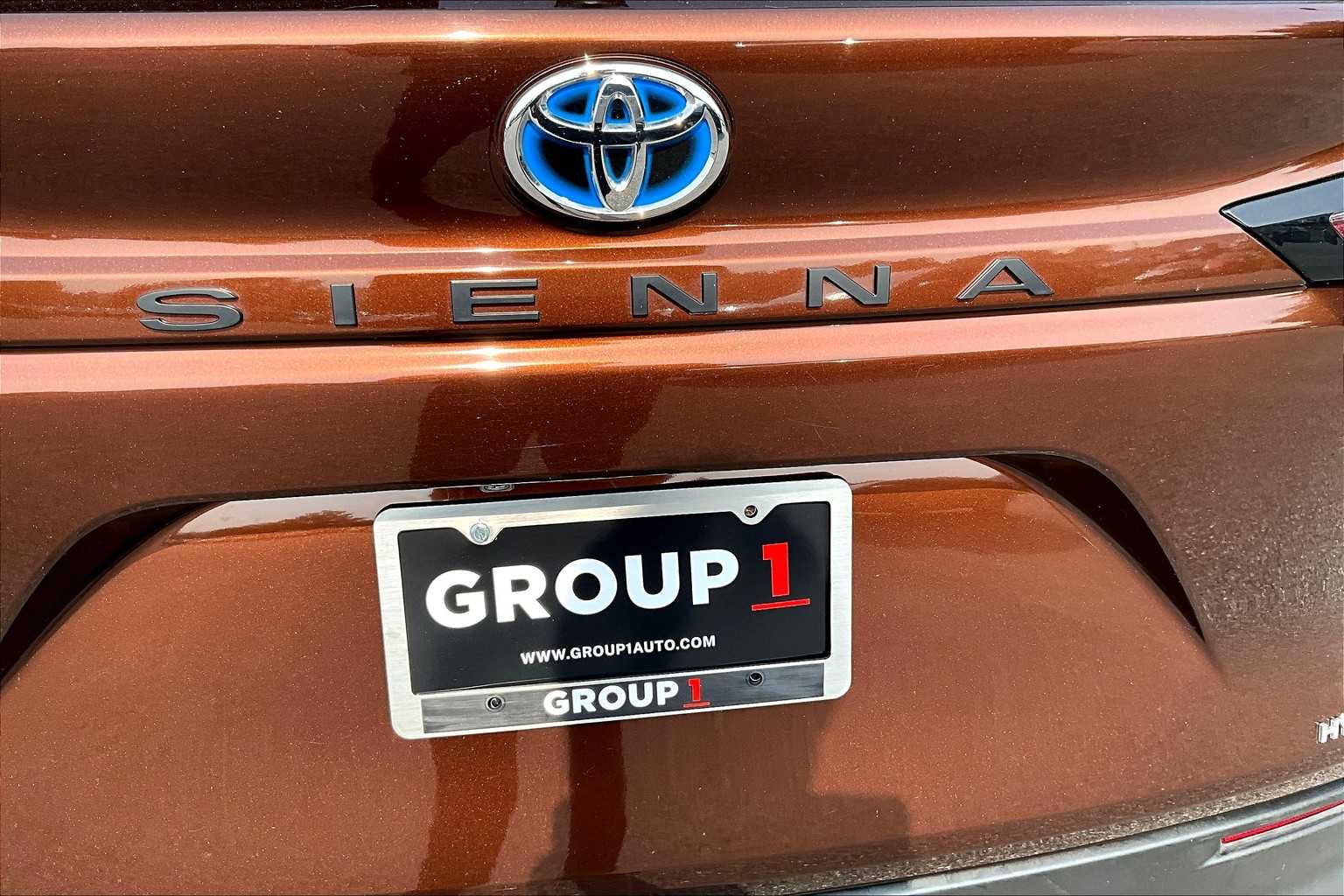 2024 Toyota Sienna XLE photo 28