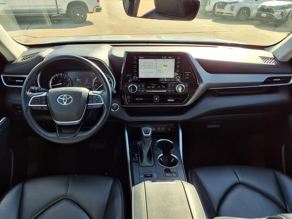 2022 Toyota Highlander XLE photo 4