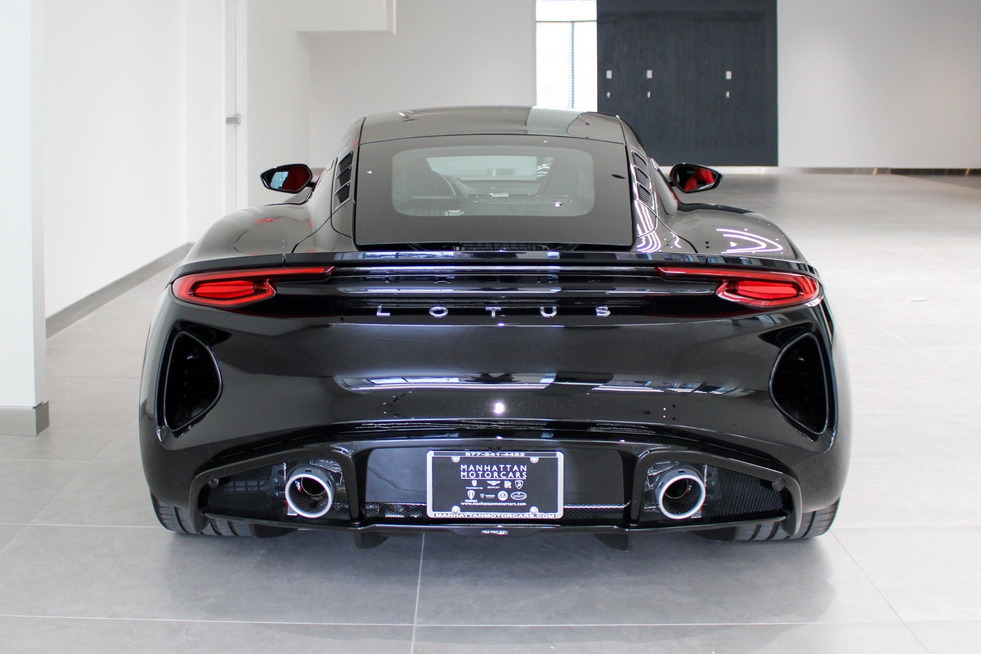 2025 Lotus Emira Base photo 4