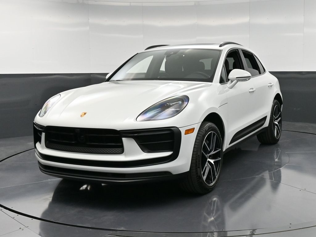 2024 Porsche Macan Base's photo