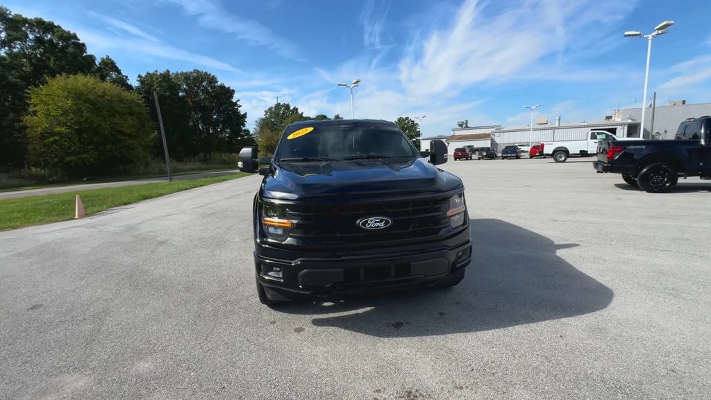 2025 Ford F-150 XLT photo 3