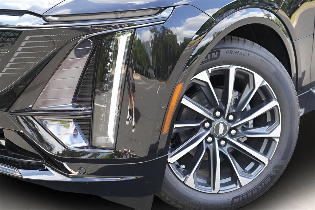 2026 Cadillac Lyriq Sport photo 2