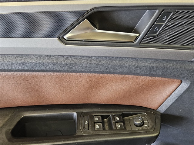 2021 Volkswagen Atlas V6 SE Technology R-Line photo 33