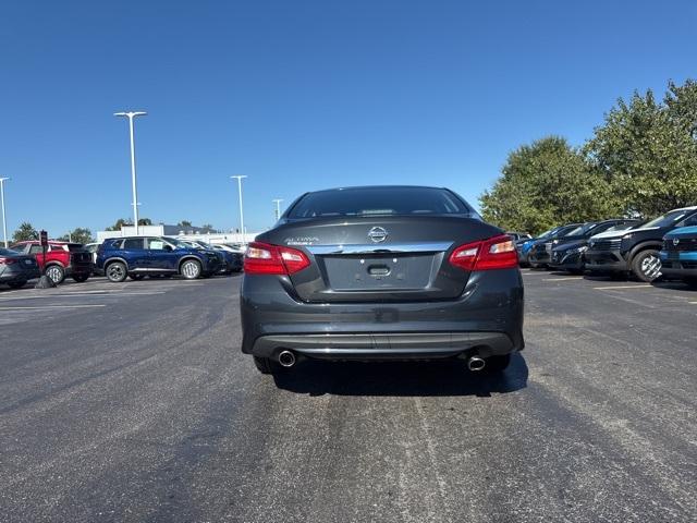 2016 Nissan Altima 2.5 S photo 4