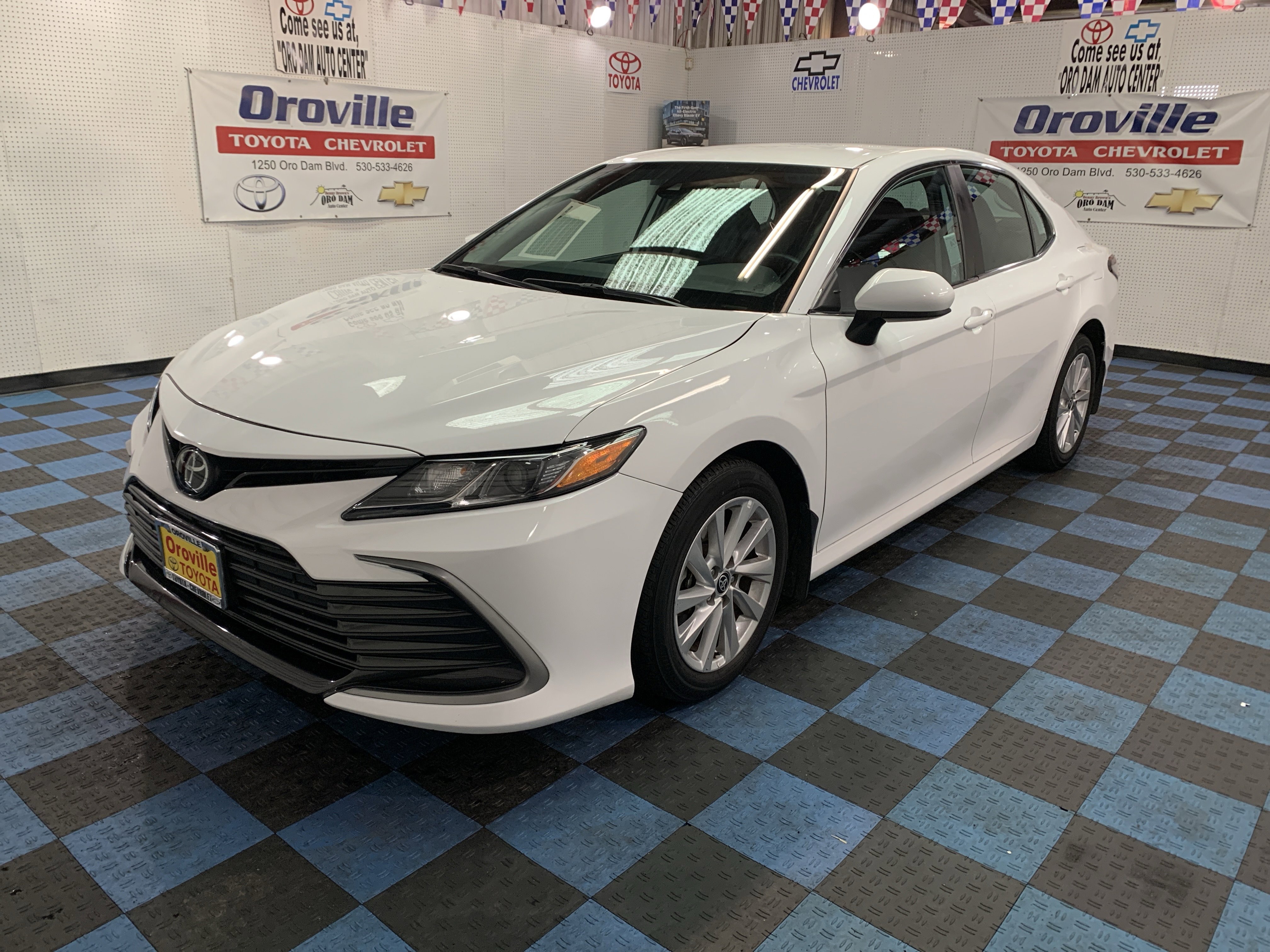 2024 Toyota Camry LE's photo
