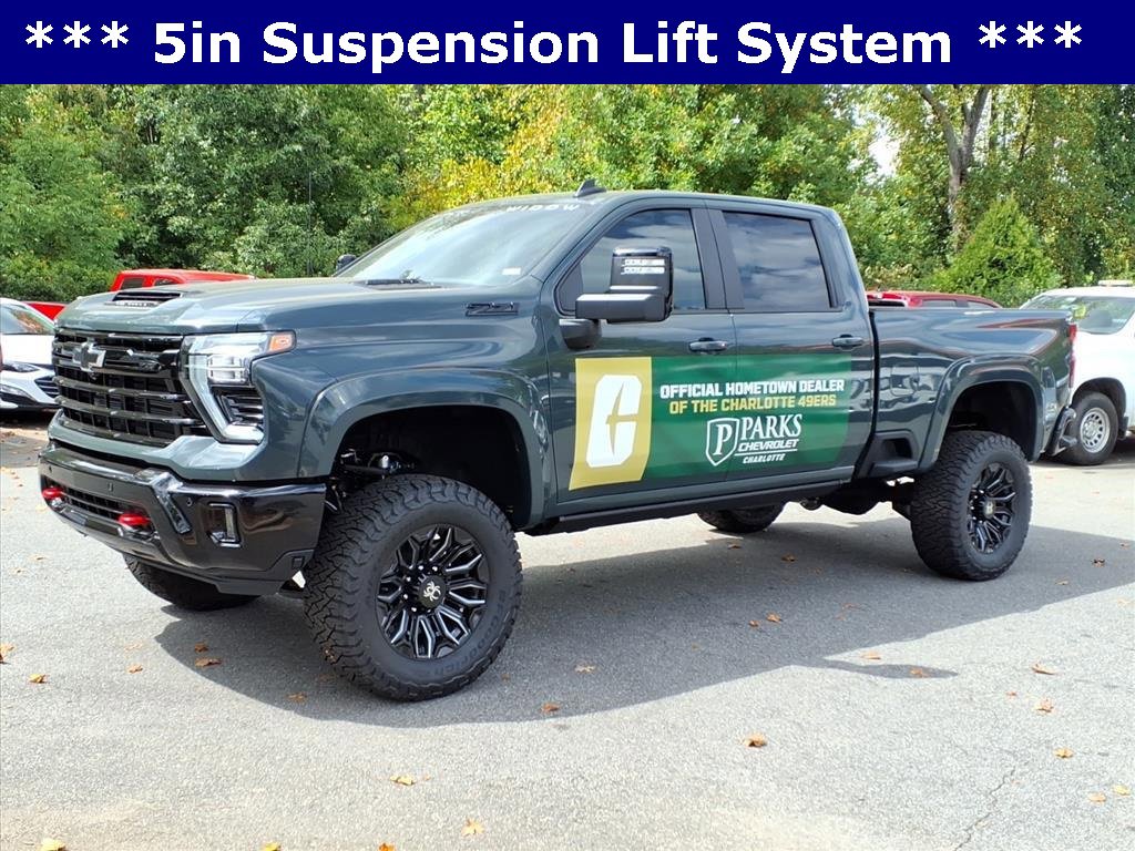 2025 Chevrolet Silverado 2500HD LT photo 3