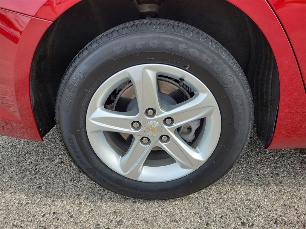 2024 Chevrolet Malibu 1LT photo 2