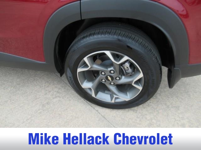 2024 Chevrolet Trax LT photo 3