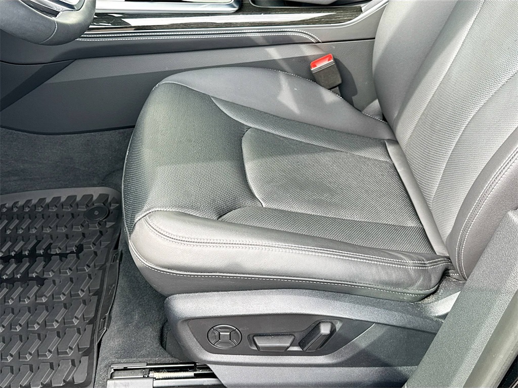 2025 Audi Q8 55 Premium Plus photo 16
