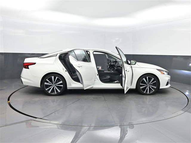 2022 Nissan Altima 2.5 SR photo 31