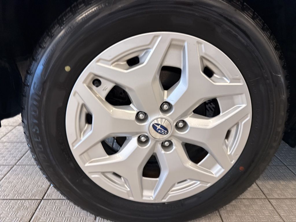 2022 Subaru Forester Base photo 6