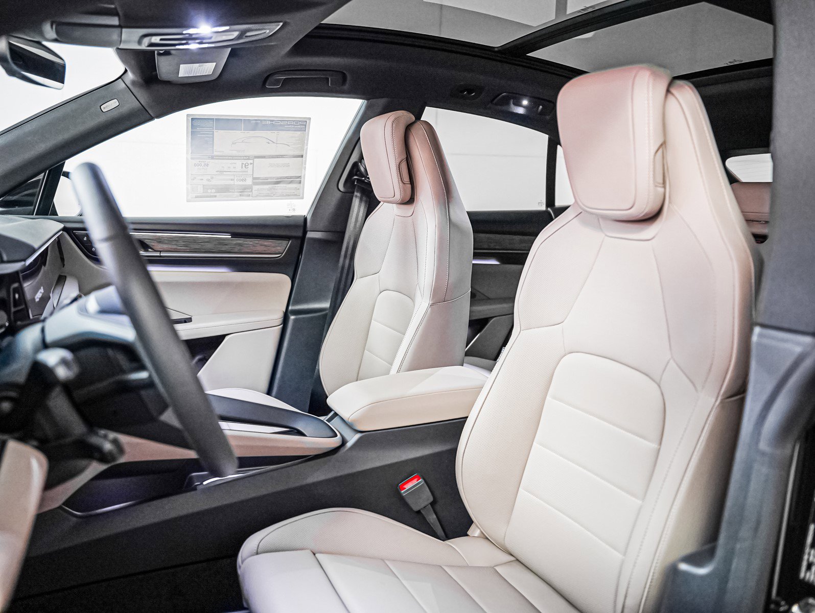 2025 Porsche Macan Electric photo 3