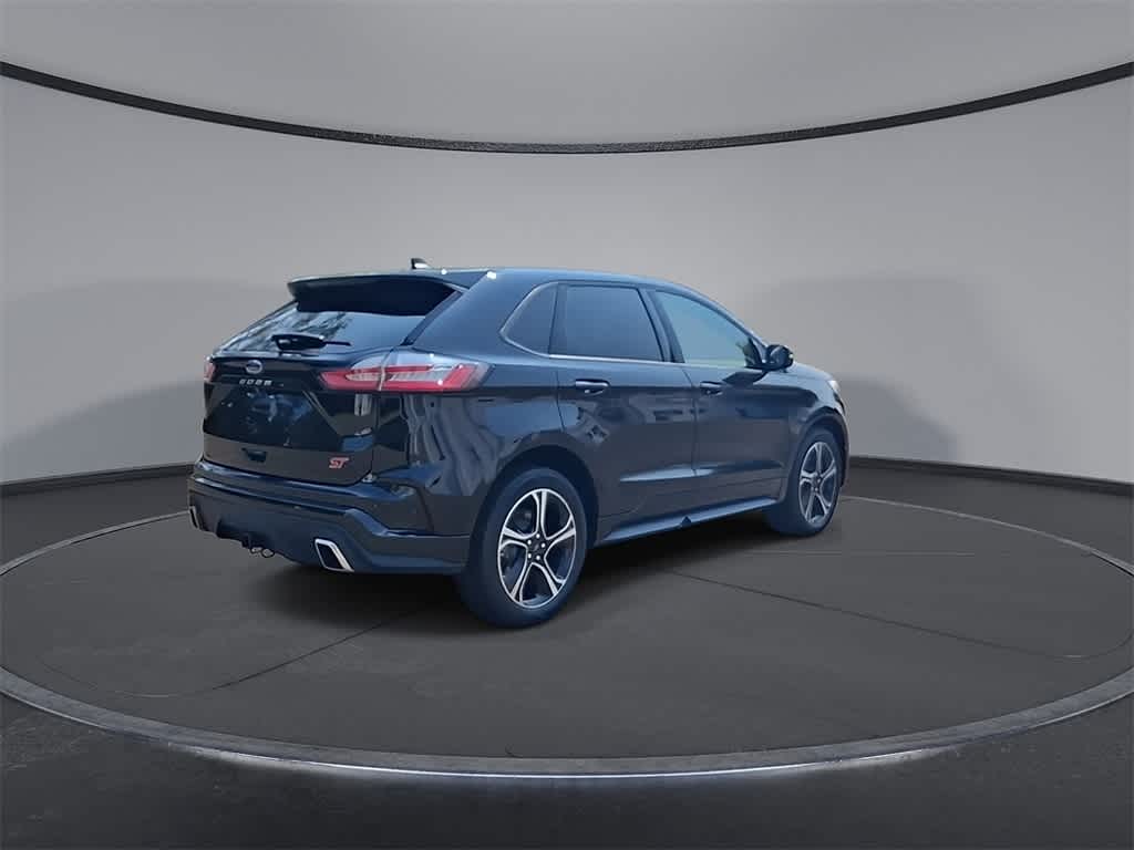 2023 Ford Edge ST photo 6