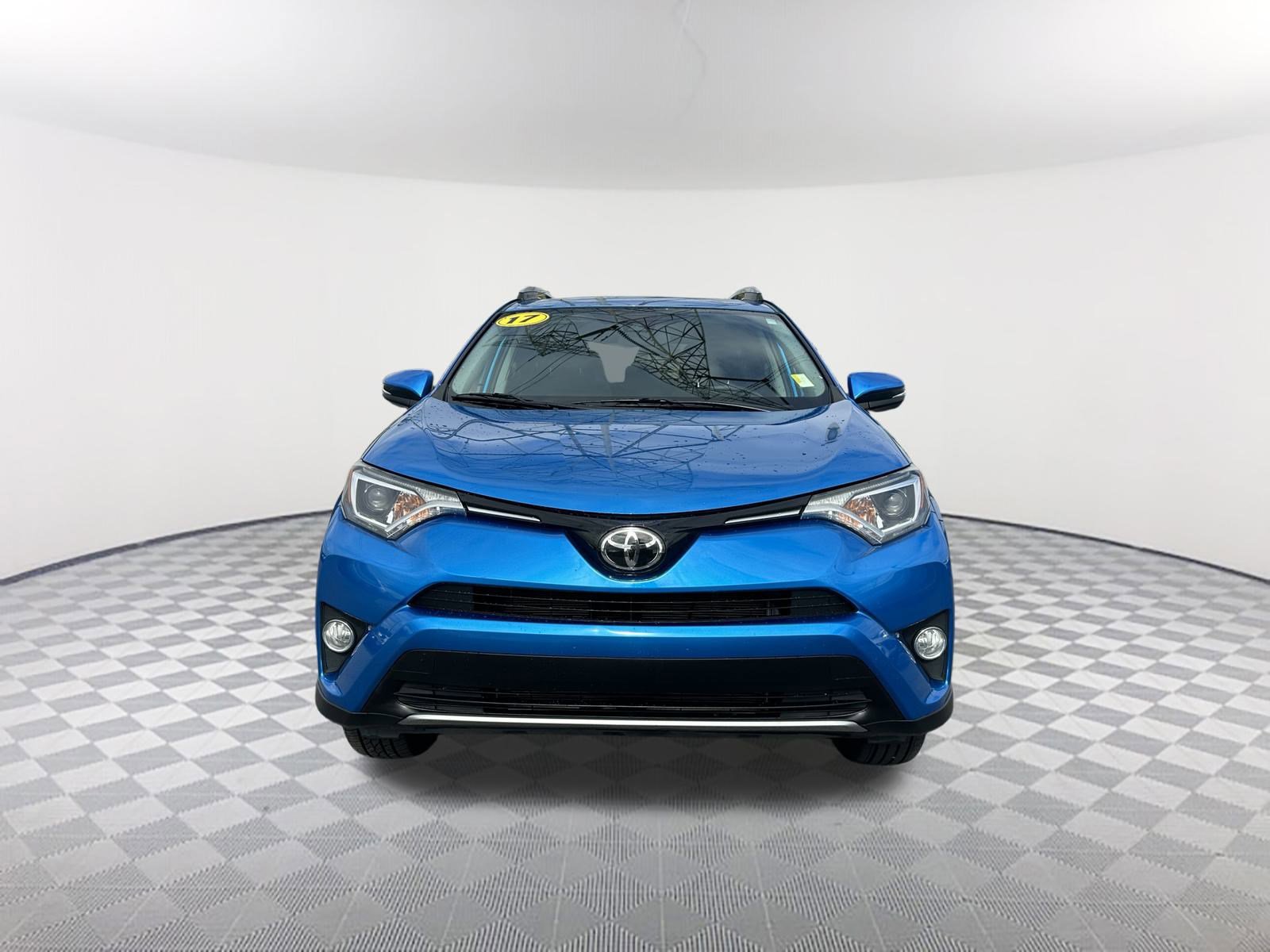 2017 Toyota RAV4 XLE photo 2