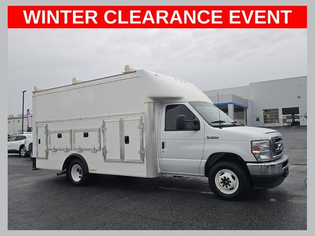 2023 Ford E-Series Cutaway Base