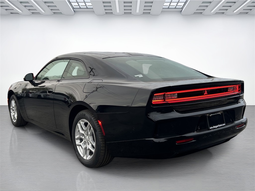 2025 Dodge Charger R/T photo 5
