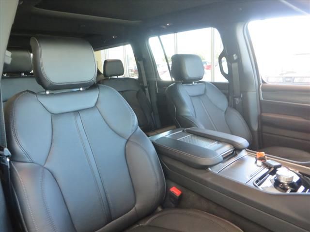 2024 Jeep Wagoneer Series II photo 6