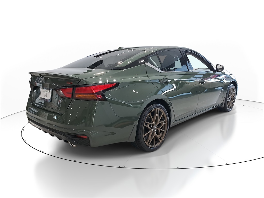 2025 Nissan Altima 2.5 SR photo 7
