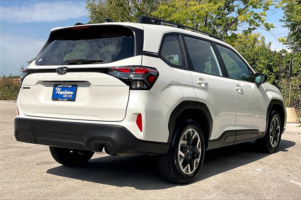 2025 Subaru Forester Base photo 13