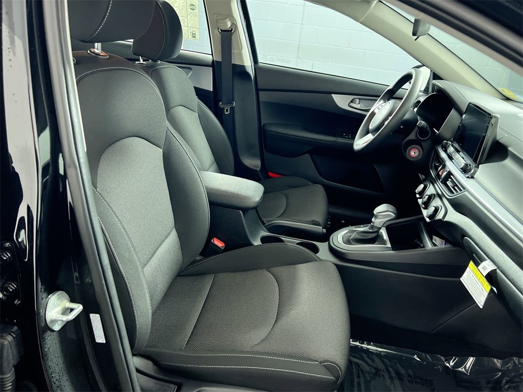 2024 Kia Forte LX photo 28