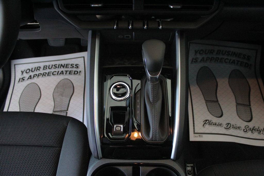 2025 Chevrolet Colorado Work Truck LT photo 14
