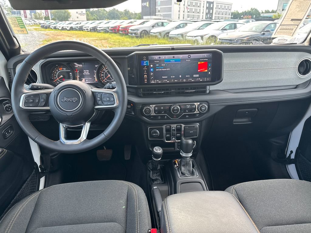 2024 Jeep Wrangler Sahara photo 22