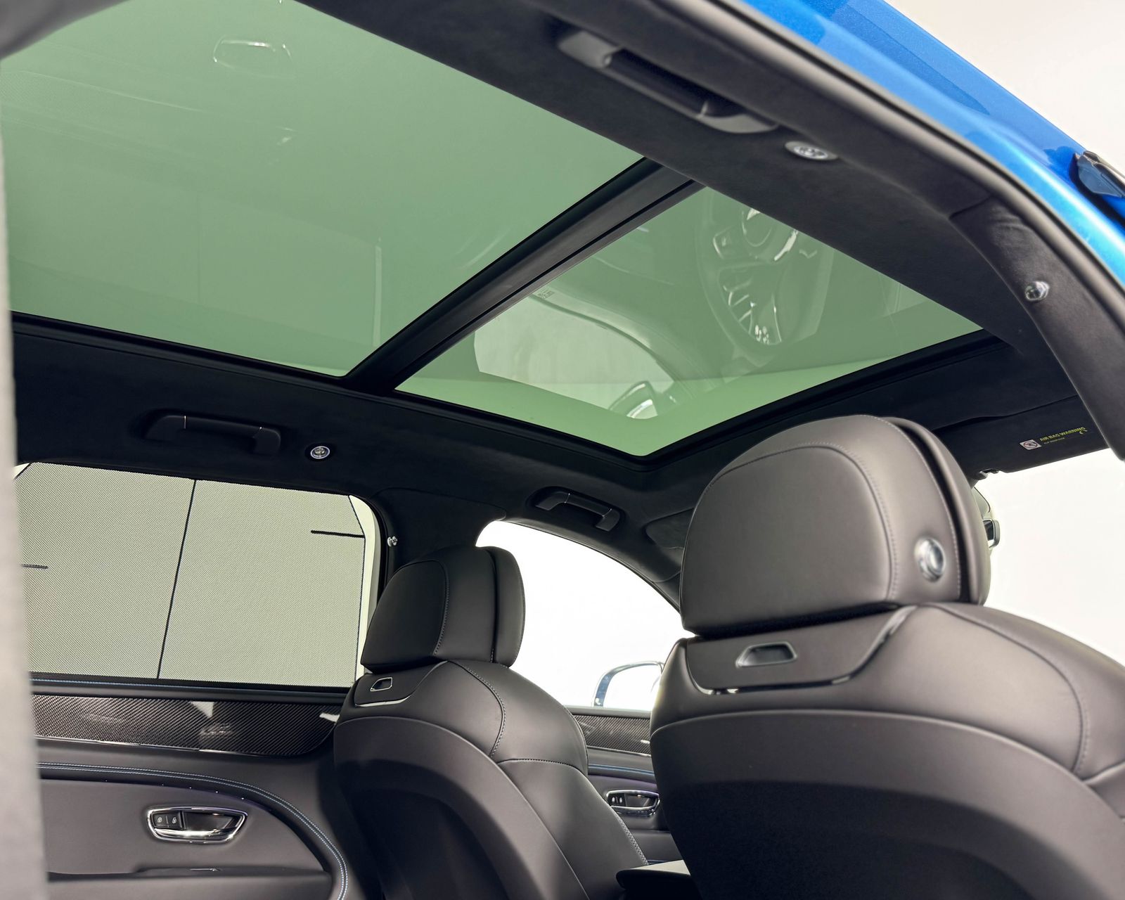 2023 Bentley Bentayga V8 photo 30