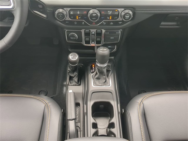 2025 Jeep Wrangler Sahara photo 18