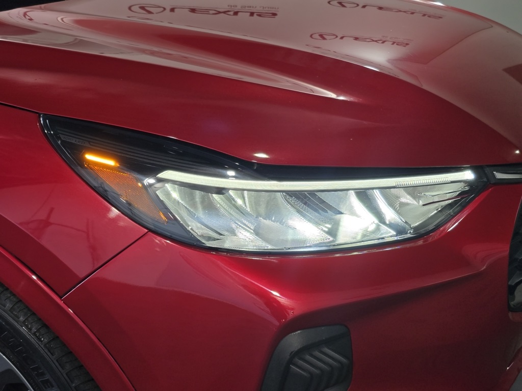 2023 Ford Escape Hybrid ST-Line photo 5