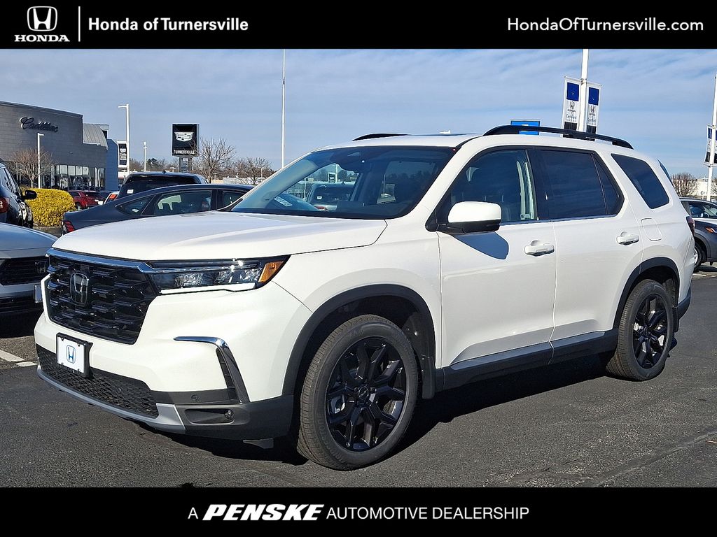 New 2025 Honda Pilot AWD Touring w/HPD Wheels 4D Sport Utility in