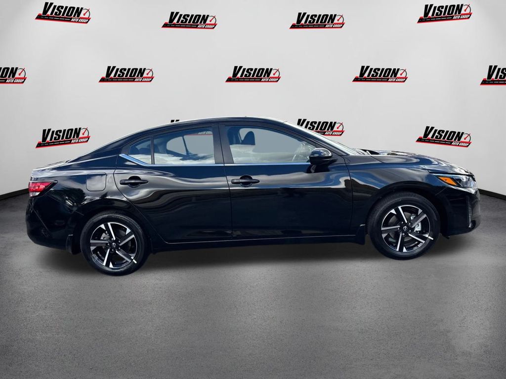 2025 Nissan Sentra SV photo 4