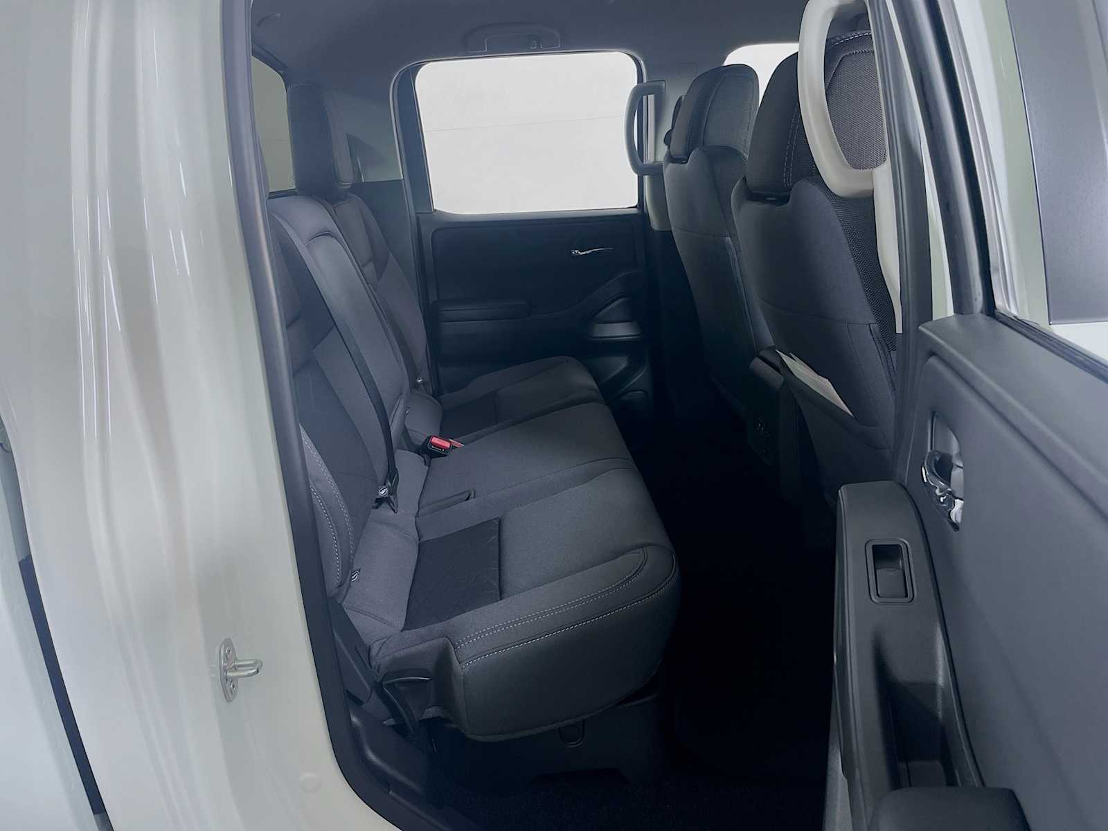 2025 Nissan Frontier SV photo 22