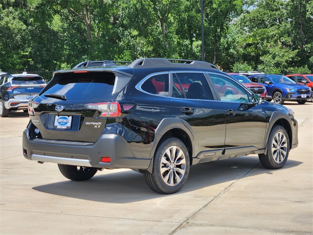 2025 Subaru Outback Limited XT photo 3