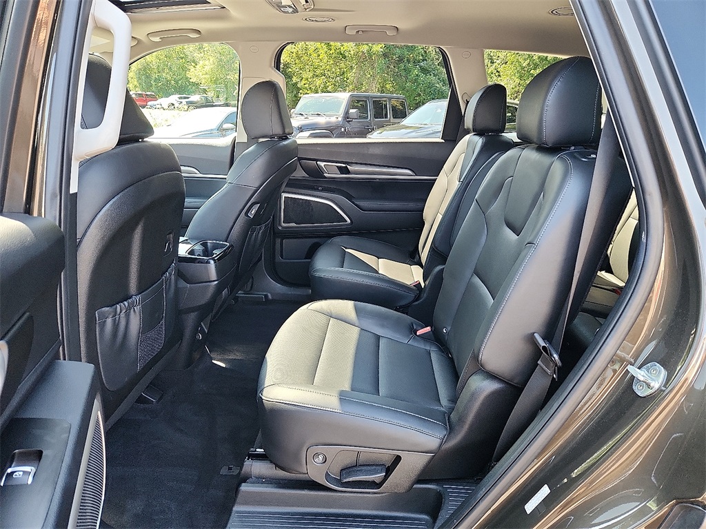 2022 Kia Telluride S photo 9