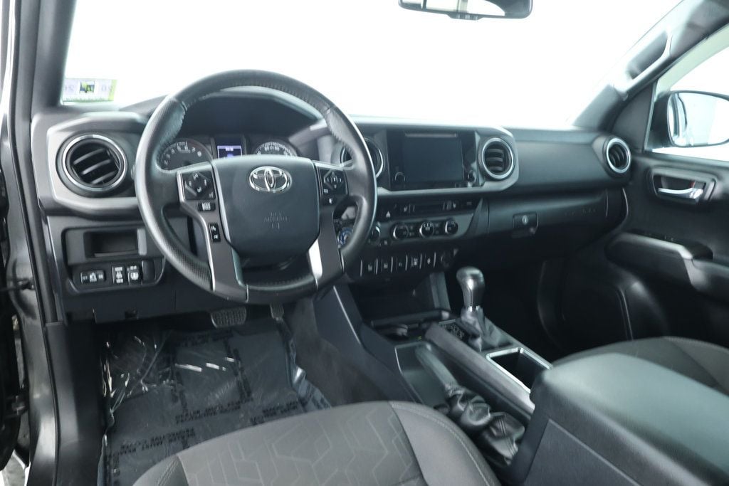 2017 Toyota Tacoma SR5 Sport TRD Pro photo 11