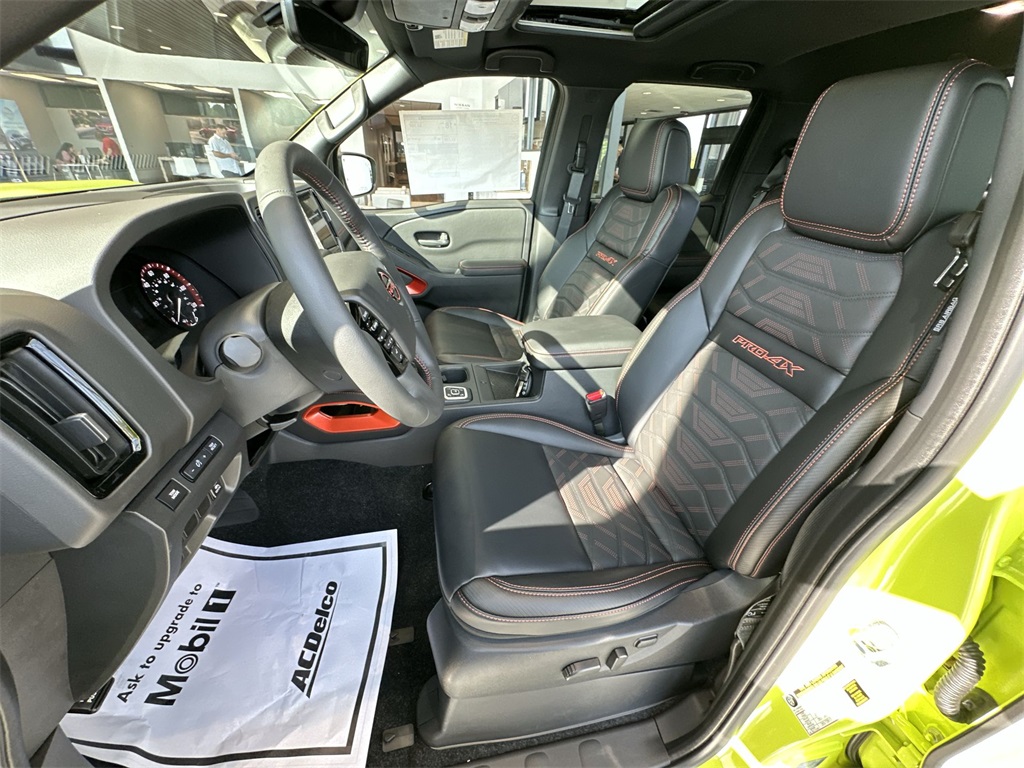 2026 Nissan Frontier PRO-4X photo 2