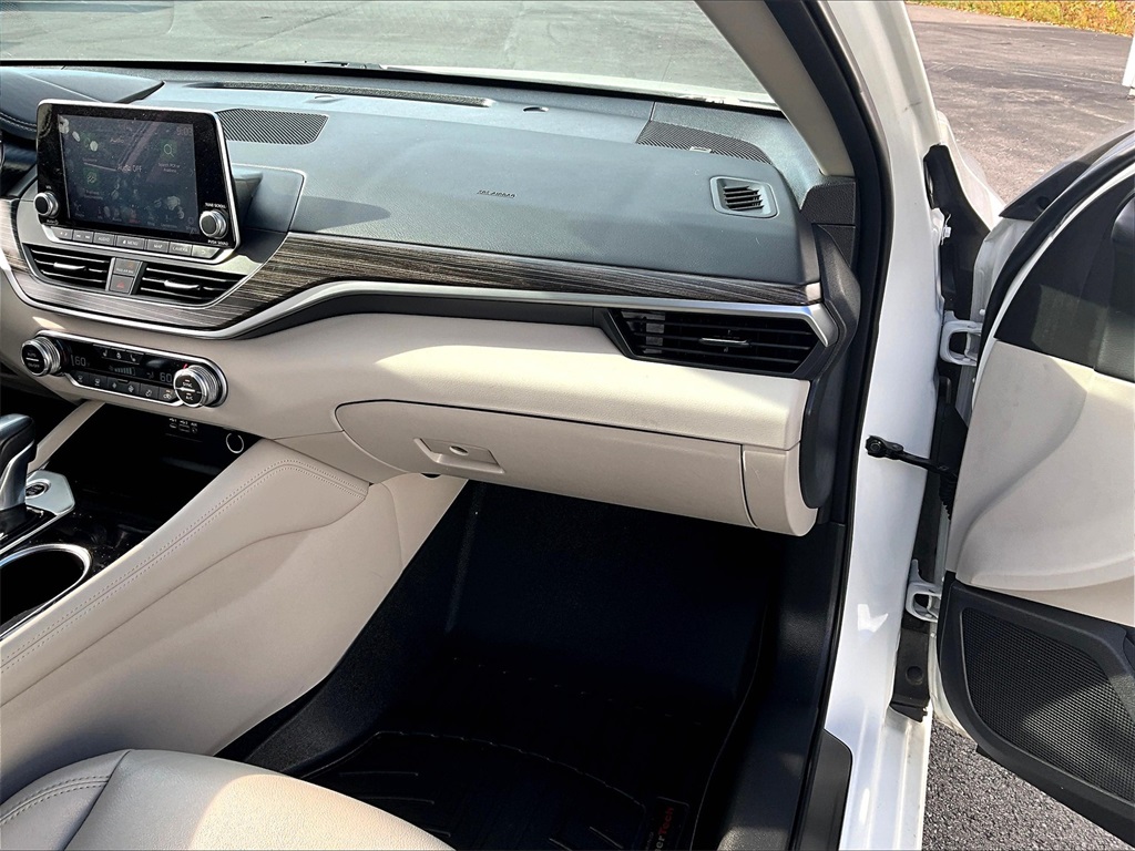 2021 Nissan Altima 2.5 Platinum photo 12