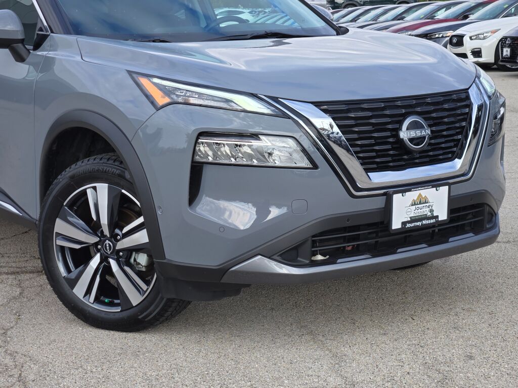 2023 Nissan Rogue SL photo 2