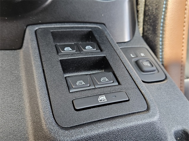 2022 Ford Bronco Outer Banks photo 21