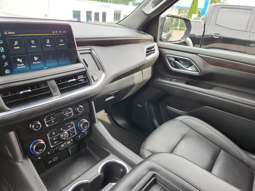 2024 Chevrolet Suburban LT photo 15