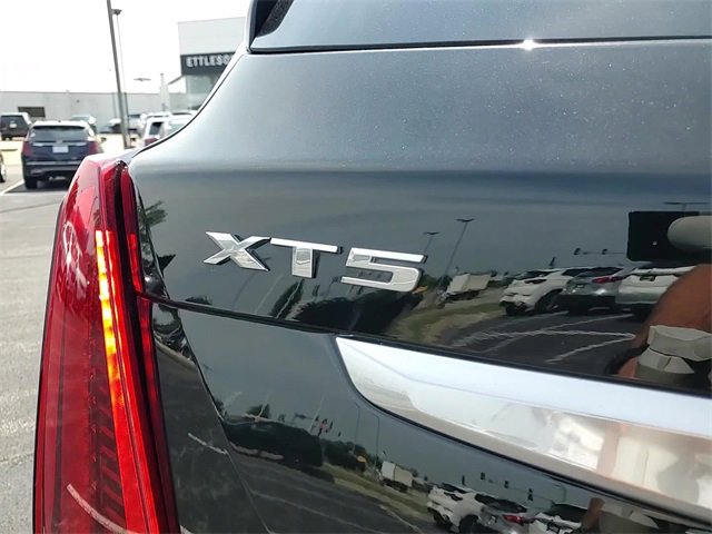 Used 2024 Stellar Black Metallic Cadillac Premium Luxury image 5