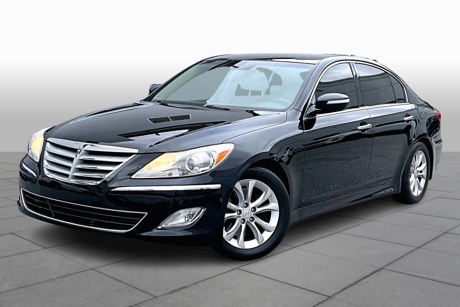 2013 Hyundai Genesis 3.8's photo