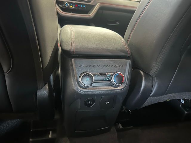 2025 Ford Explorer ST-Line photo 23