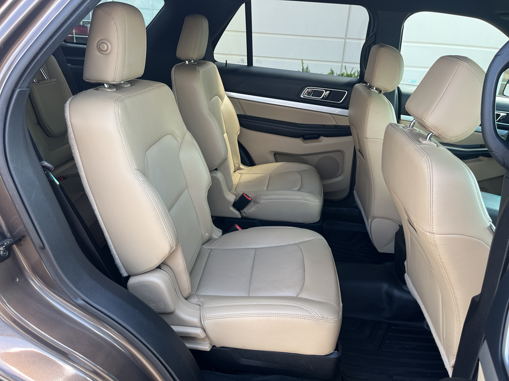 2016 Ford Explorer XLT photo 33