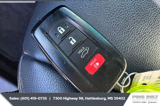 2022 Toyota Highlander XLE photo 3