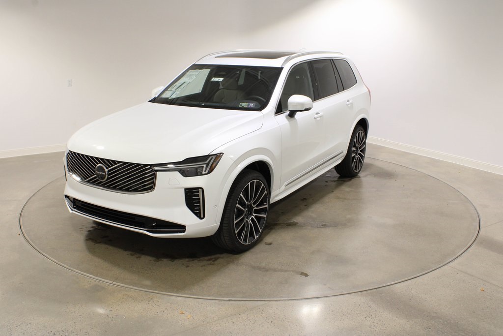 2026 Volvo XC90 Plus's photo