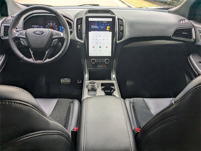 2023 Ford Edge ST photo 21