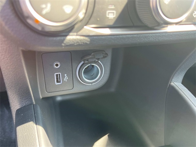 2025 Nissan Kicks Play S photo 25