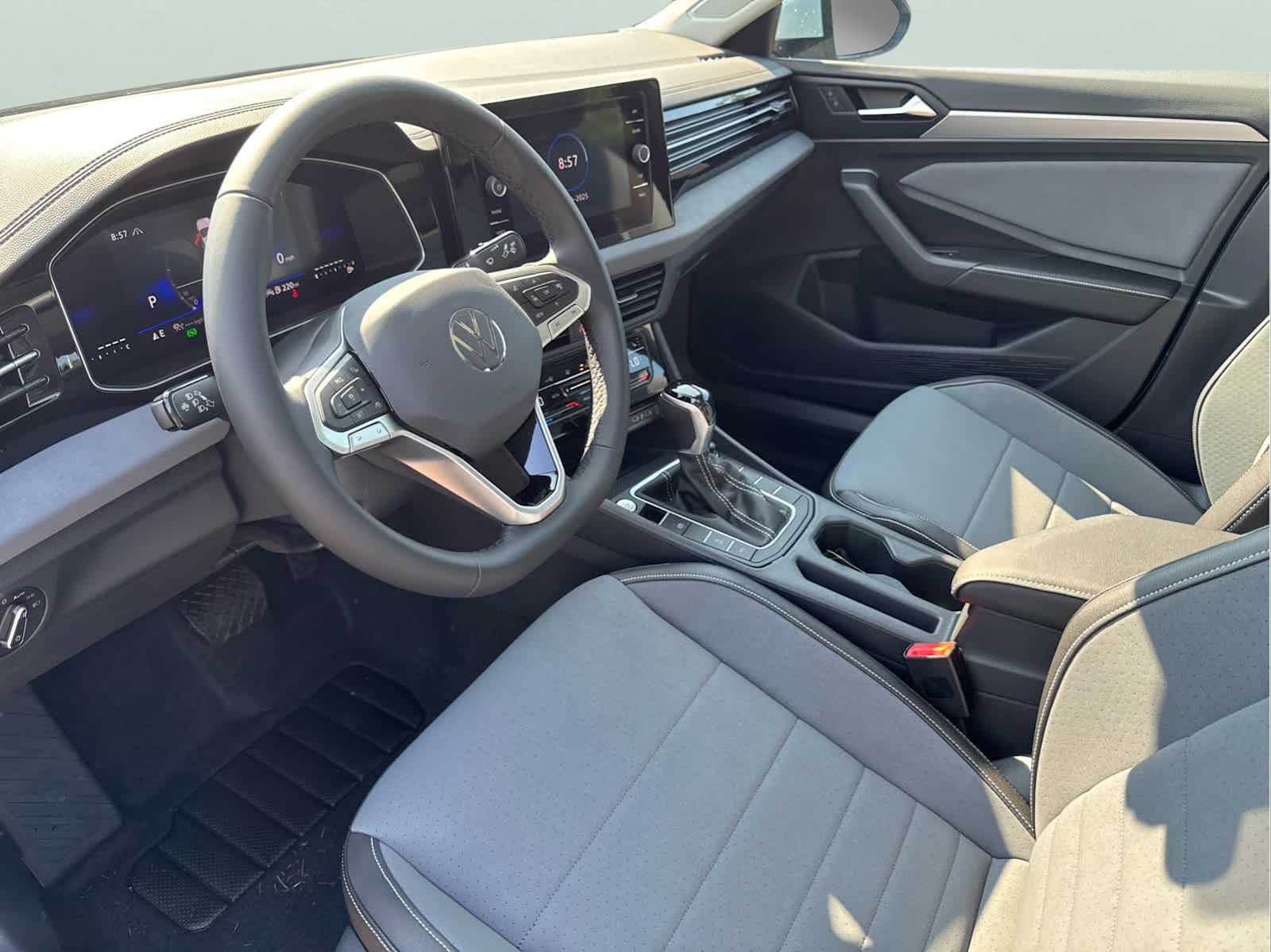 2025 Volkswagen Jetta SE photo 11