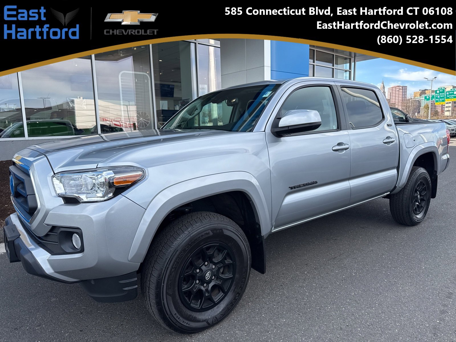 2022 Toyota Tacoma SR5's photo